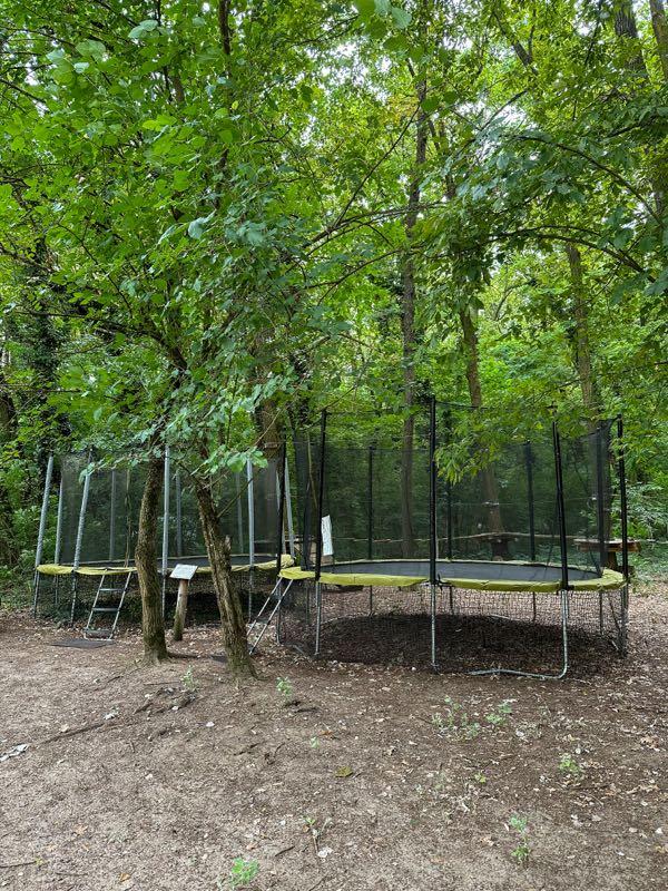 Ugrálók és játékok